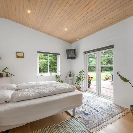 Сasa de vacaciones Lovely Thatched With And Sauna